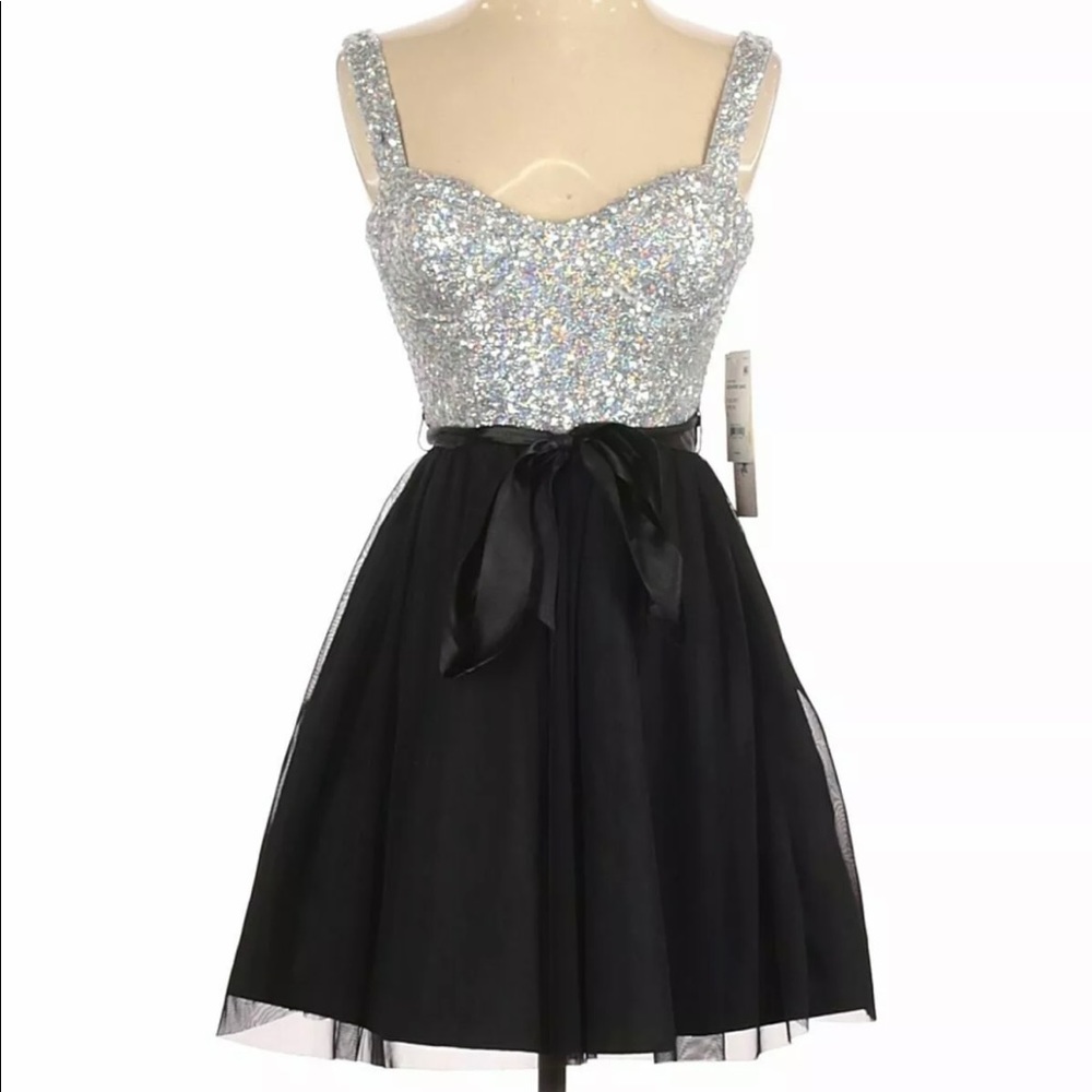 NWT Love Reign Women Black Cocktail Dress 5 $65